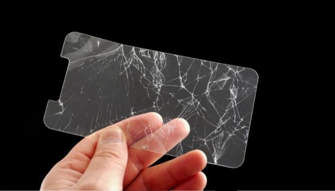 Szkło hartowane do smartfona po ściągnięciu z telefonu